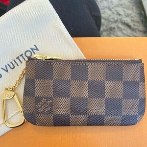 *New* Louis Vuitton Key Pouch in DE Damier Ebene